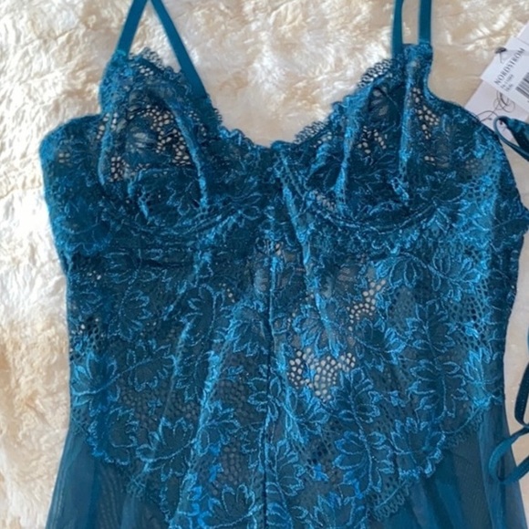 Oh là là Chéri Underwire Lace Babydoll W/G-String - Picture 3 of 7